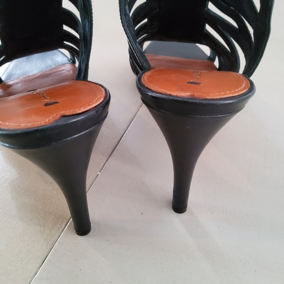 Caged Heels - Picture 3 of 8